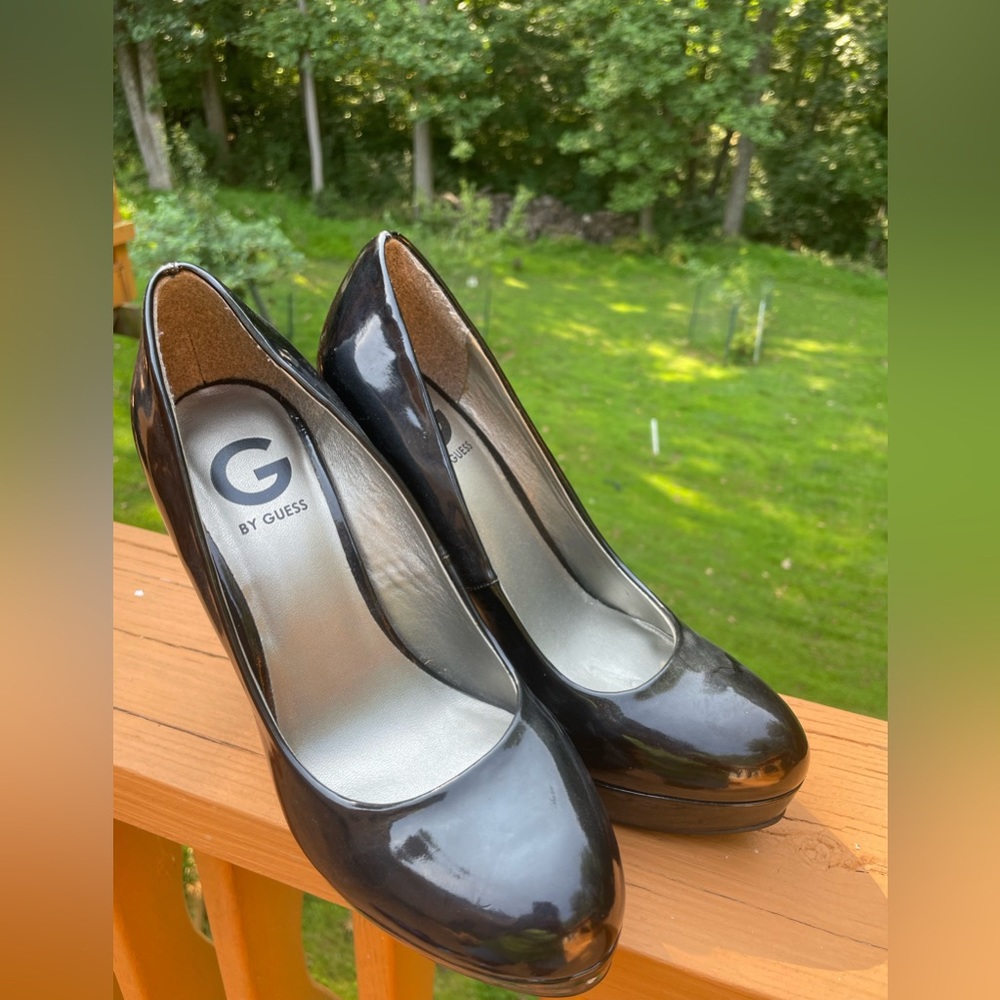 GUESS Shoes Pumps Dark Gray (black) Women's S-8……..